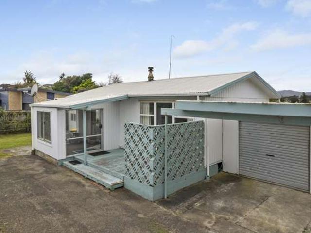 House for sale in Otaki Beach, Wellington