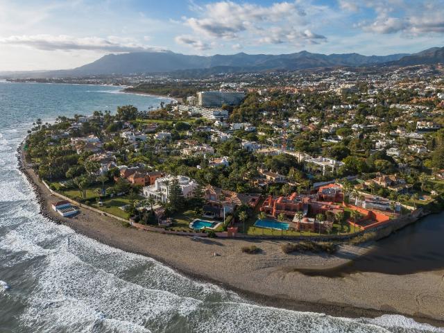 Chalet en venta en Atalaya, Costa del Sol Occidental