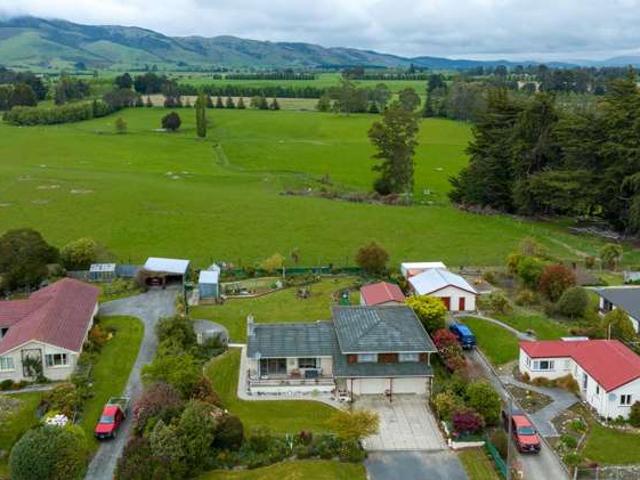House for sale in Otakou