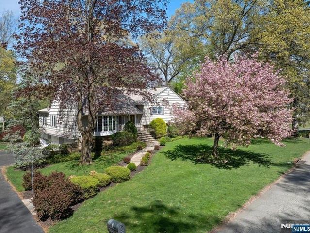 House for sale in Woodcliff Lake, New Jersey