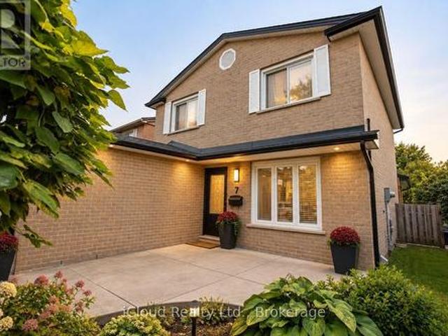 House for sale in Ancaster, Ontario