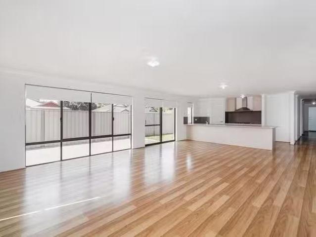 House for rent in Secret Harbour