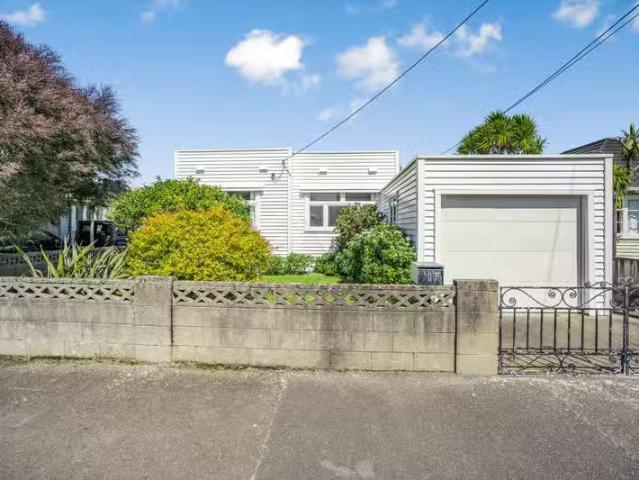 House for sale in Days Bay, Wellington