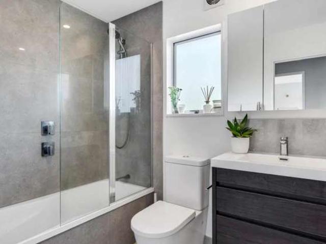 House for rent in Paremoremo