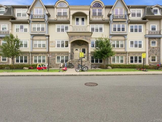 Condo for sale in Rockland, New York