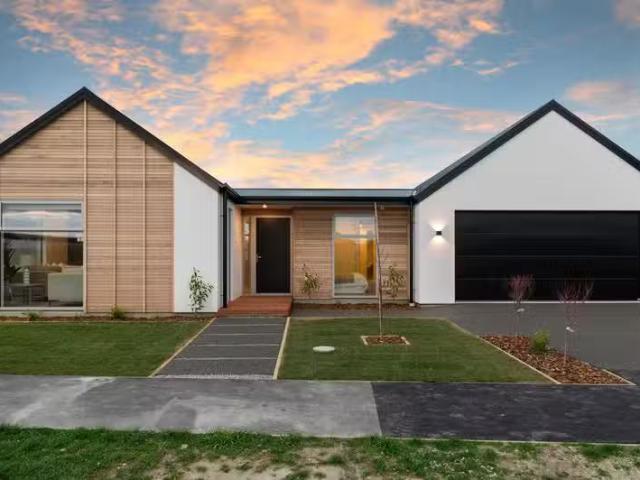 House for sale in Chaslands, Canterbury