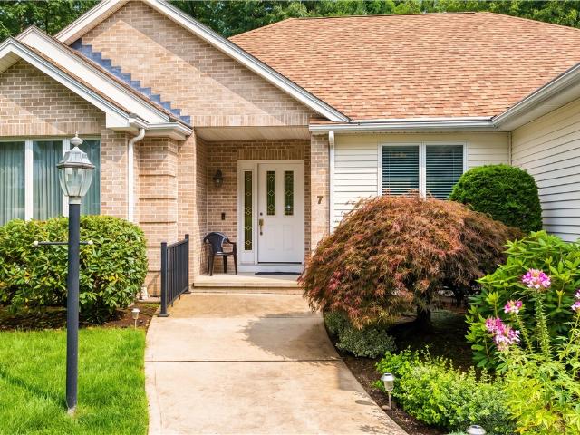 House for sale in Lincoln, Rhode Island