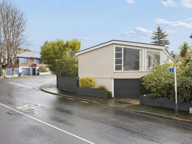 House for sale in Otakou