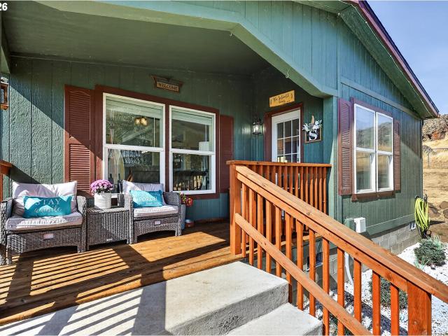 House for sale in Murdock, Lyle
