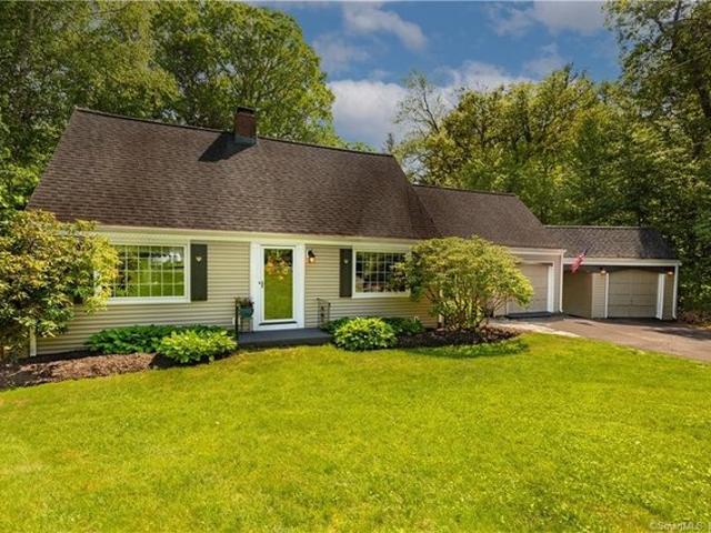 House for sale in Simsbury, Connecticut