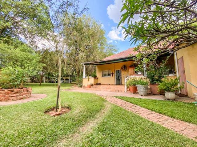 Property for sale in Hartbeespoort Dam Nature Reserve, North West