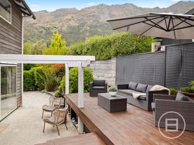 House for sale in Otakou