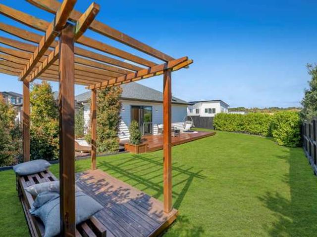 House for sale in Beachlands, Franklin