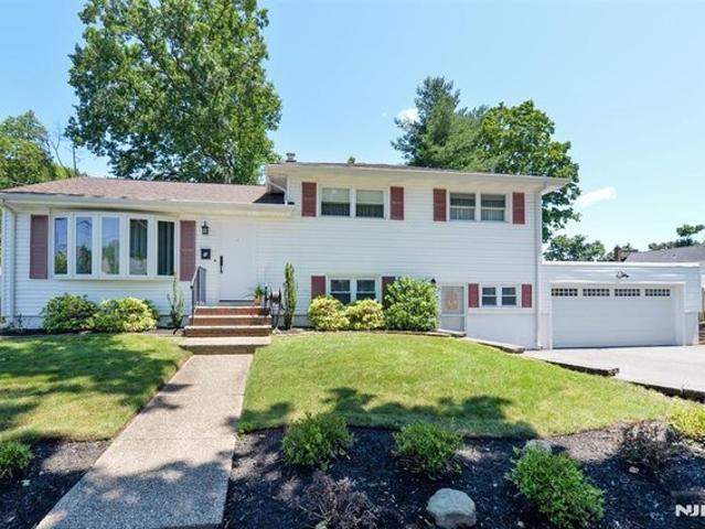 House for sale in Dumont, New Jersey