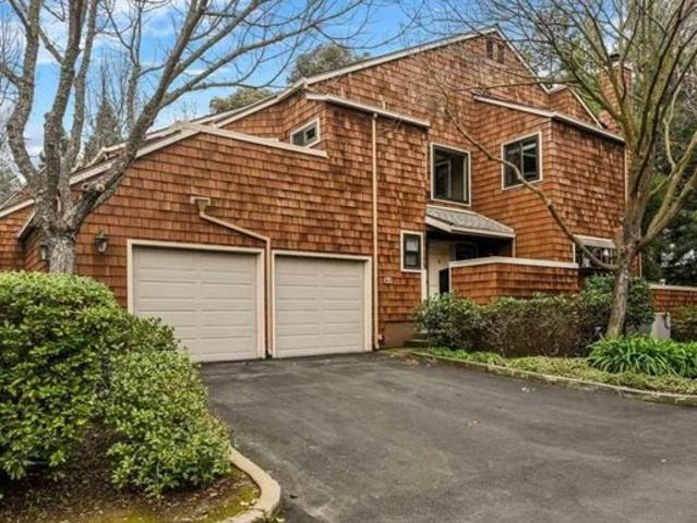 Townhouse for rent in Pleasant Hill, California