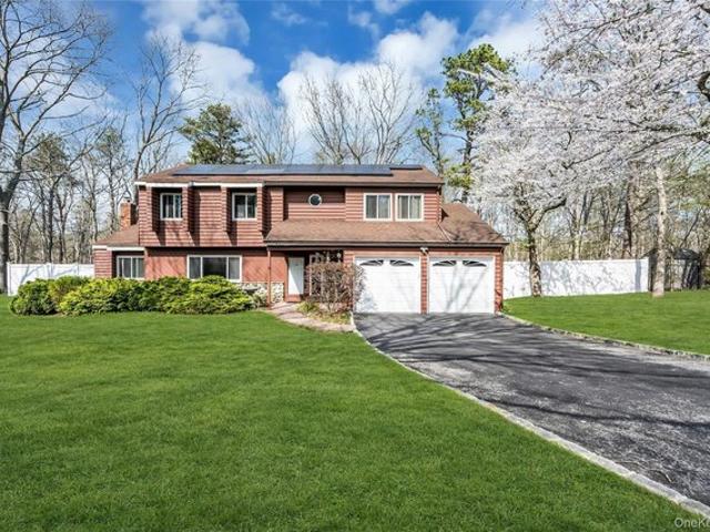 House for sale in Centereach, New York
