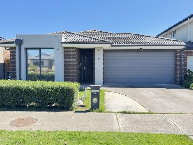 House for rent in Lochaven, Melbourne