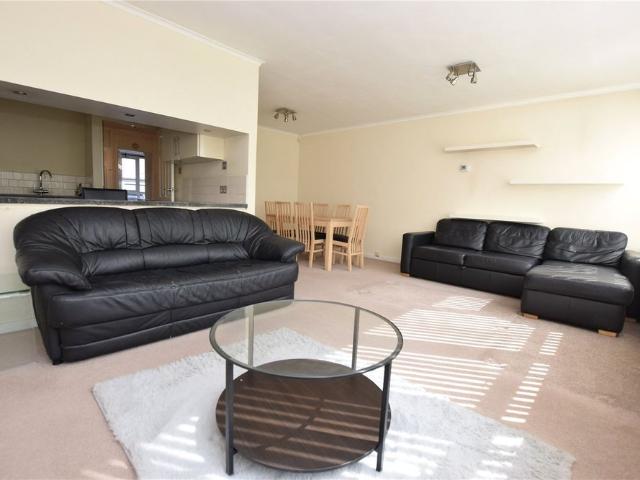 Apartment for rent in Primley Park, Leeds