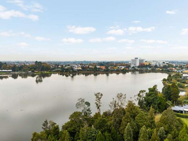 House for sale in Hamilton Lake, Hamilton City