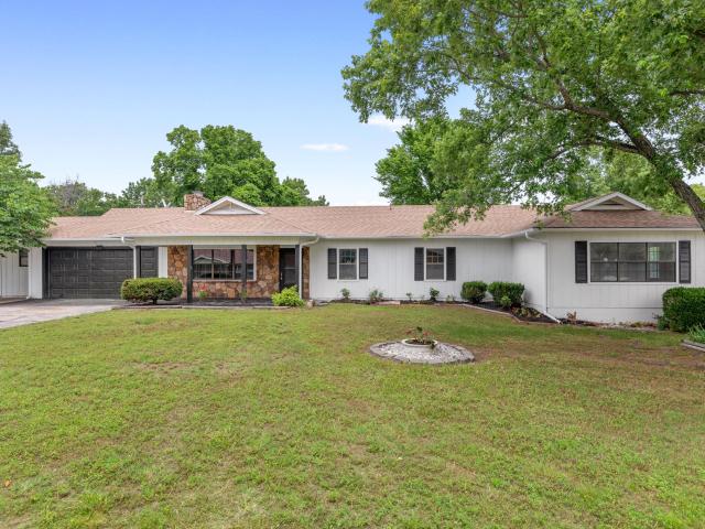 House for sale in Stone, Missouri