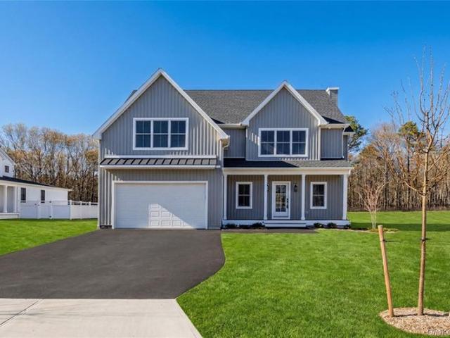 House for sale in Miller Place, New York