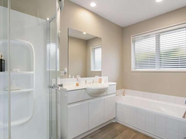 House for sale in Chaslands, Canterbury