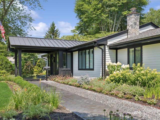 House for sale in Smithtown, New York