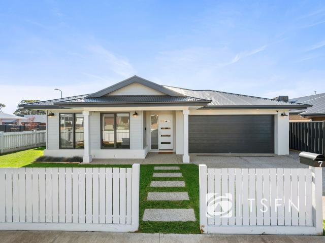 House for rent in Huntly, Victoria
