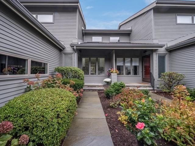 Townhouse for sale in Avon, Connecticut