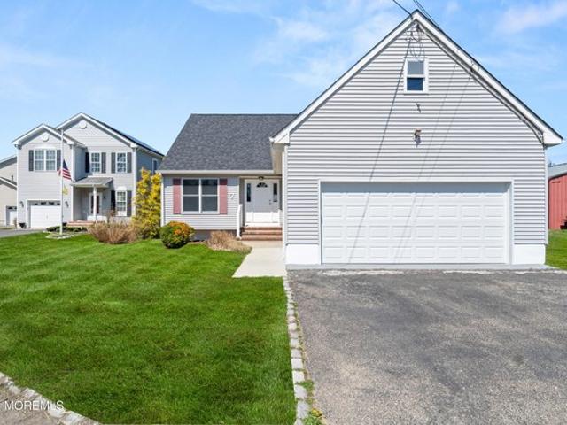 House for sale in Island Heights, New Jersey