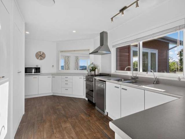 House for sale in Days Bay, Wellington