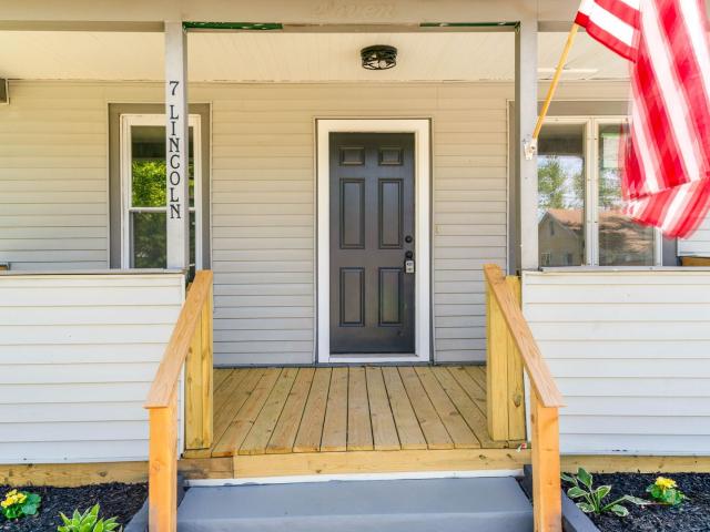 House for sale in Mchenry, Illinois