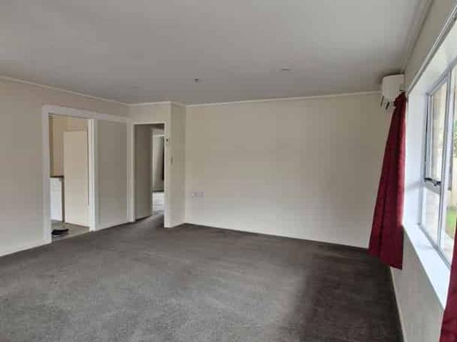 House for rent in Owhata, Oroua County