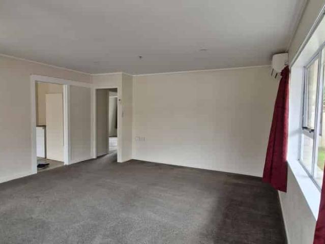 House for rent in Owhata, Oroua County