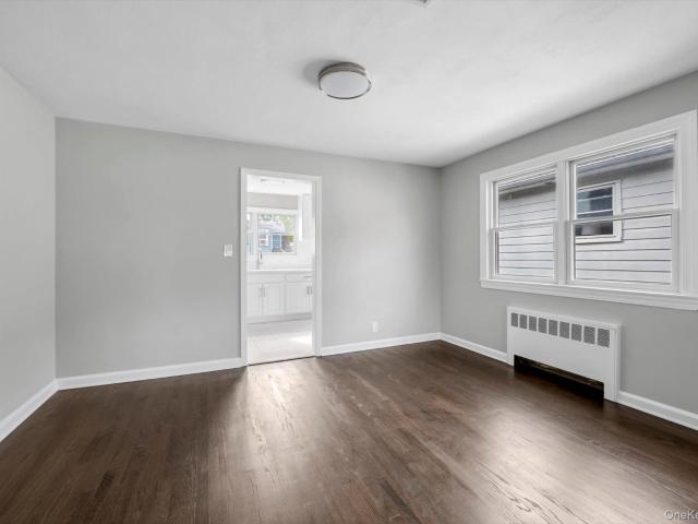 House for sale in Beach Haven, Village of Manorhaven