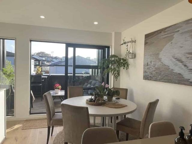 Townhouse for rent in Whangaparaoa, Oroua County