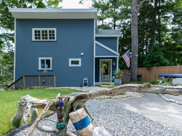 House for sale in Bailey Island, Maine