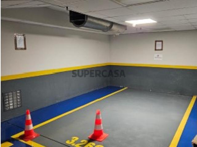 Garagem venda em Bairro do Rego, Lisboa