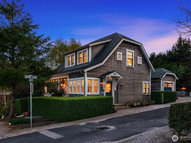 House for sale in Moclips, Washington
