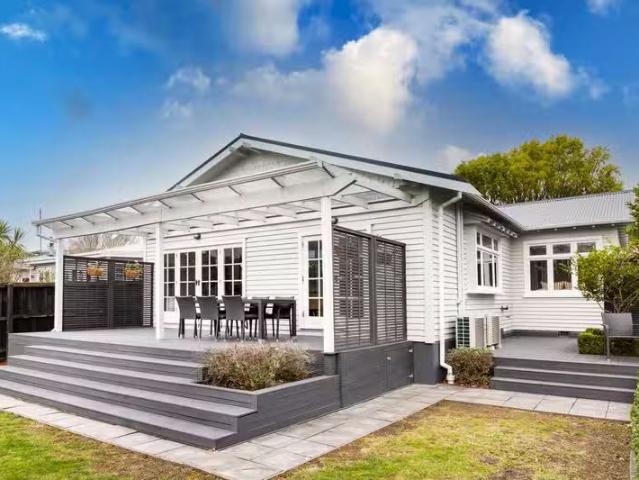 House for sale in Chaslands, Canterbury