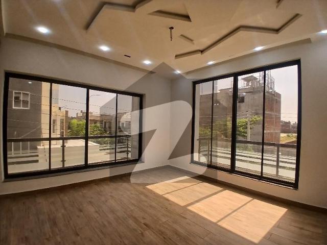 House for sale in تحصیل فیصل آباد شہر, فیصل آباد ڈویژن