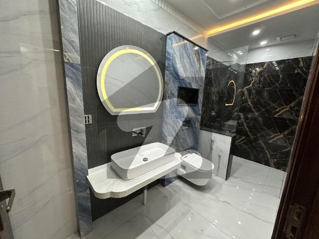 House for sale in Faisalabad, Islamabad Capital Territory