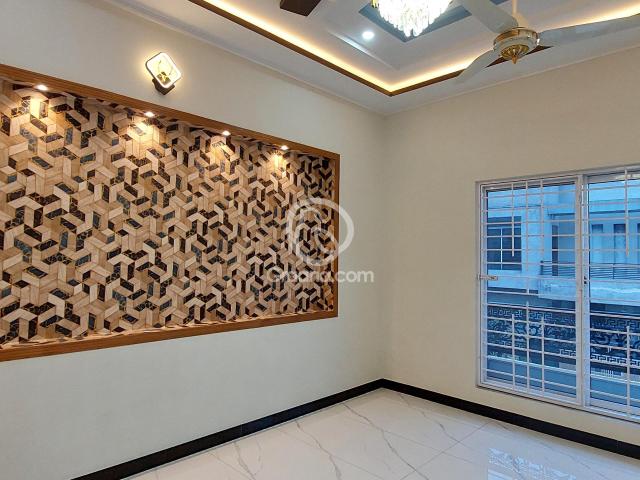 House for sale in Zone 5