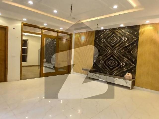 House for sale in Faisalabad, Islamabad Capital Territory