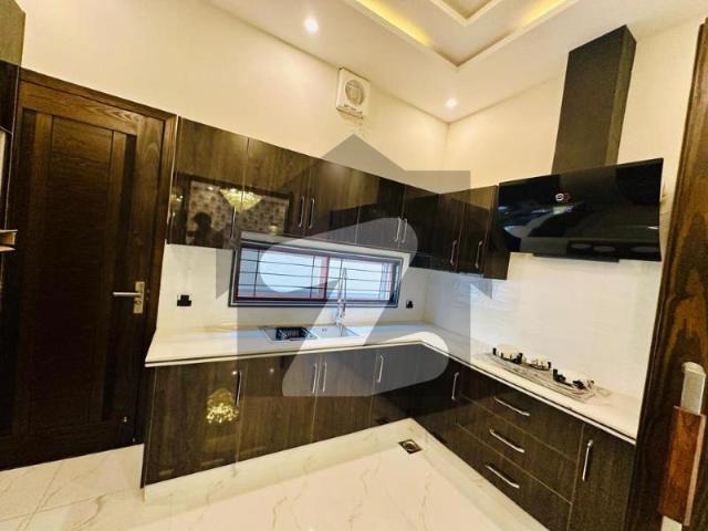 House for sale in Faisalabad, Islamabad Capital Territory
