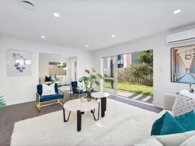 House for sale in Oratia