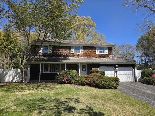 House for sale in Smithtown, New York