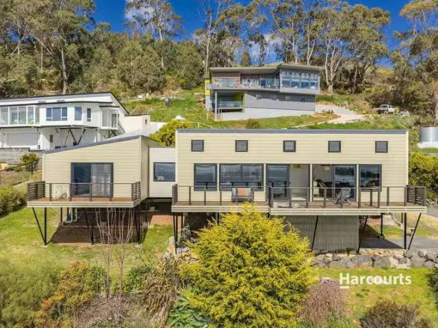 House for rent in Sulphur Creek, Tasmania