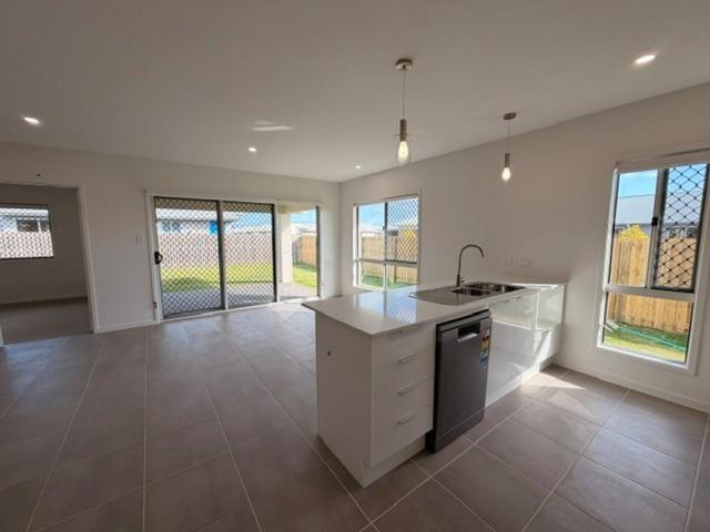 Apartment for rent in Burdell, Queensland
