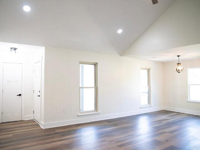 House for sale in Twin Oaks, Bryant